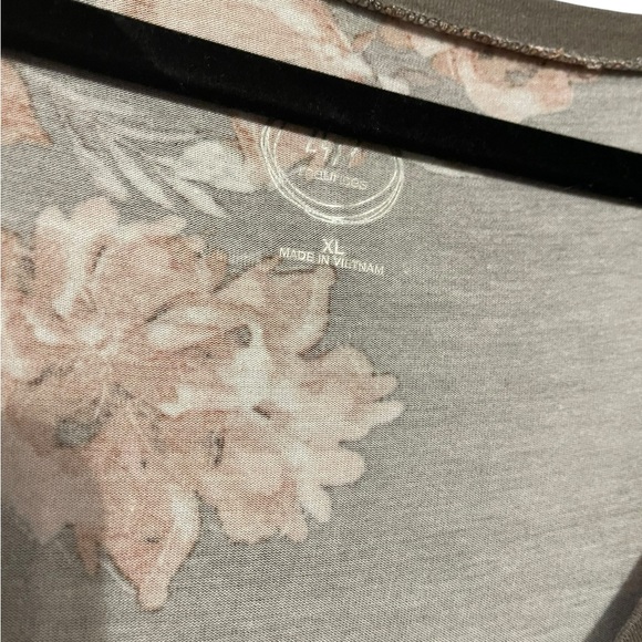 Maurices Sage Floral Tunic NWOT - Picture 3 of 3